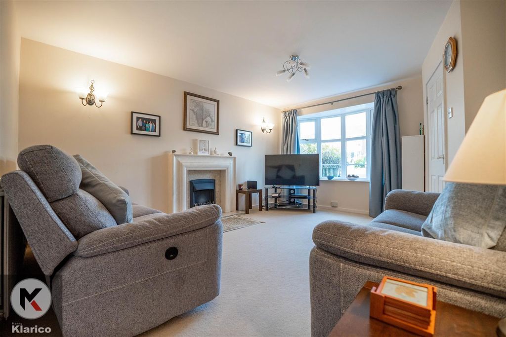 Property photo 2 of 20 Harnal Close-1.Jpg