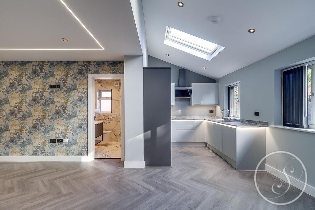 Property photo 3 of 27 Img_5600-Img_5602.Jpg