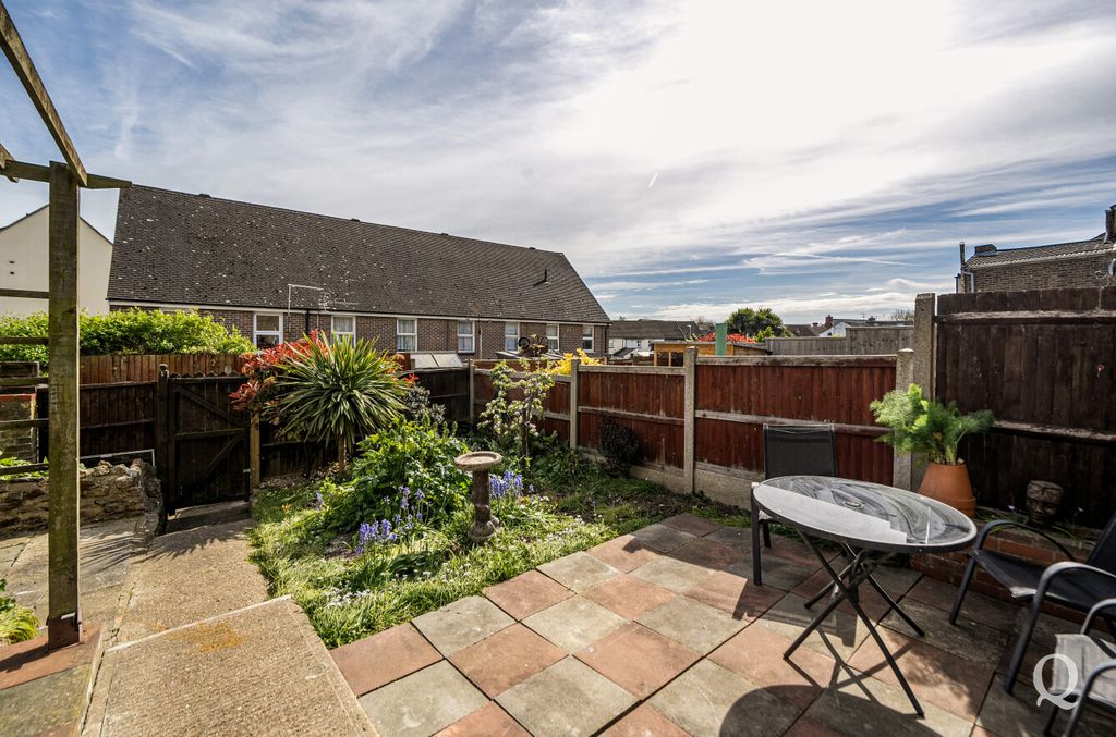 Property photo 3 of 17 F37Ab2d6-4Bfd-4B4...