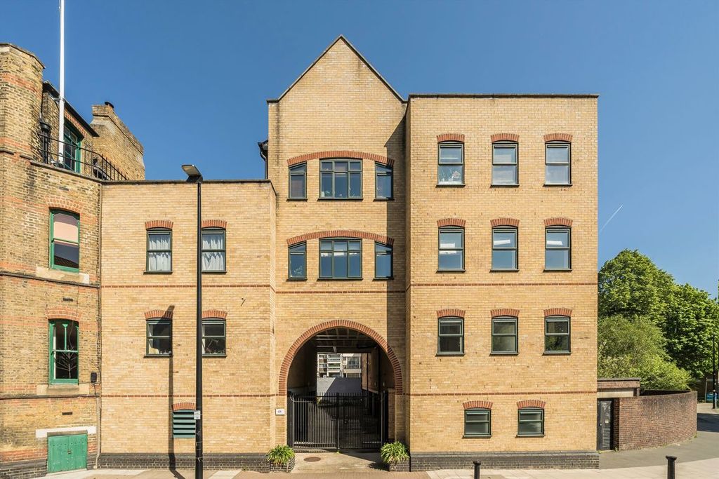 Property photo 1 of 6