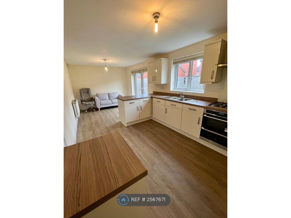 Property photo 2 of 17 Kitchen
