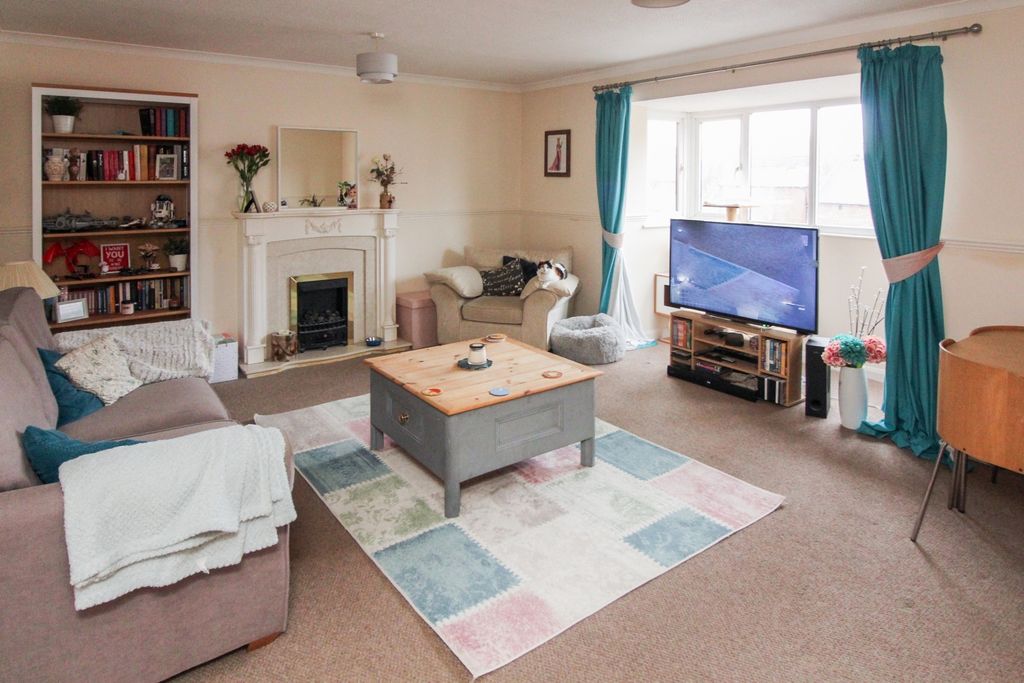 Property photo 1 of 14 Image00007