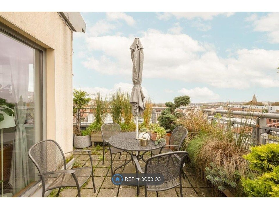 Property photo 3 of 13 Terrace