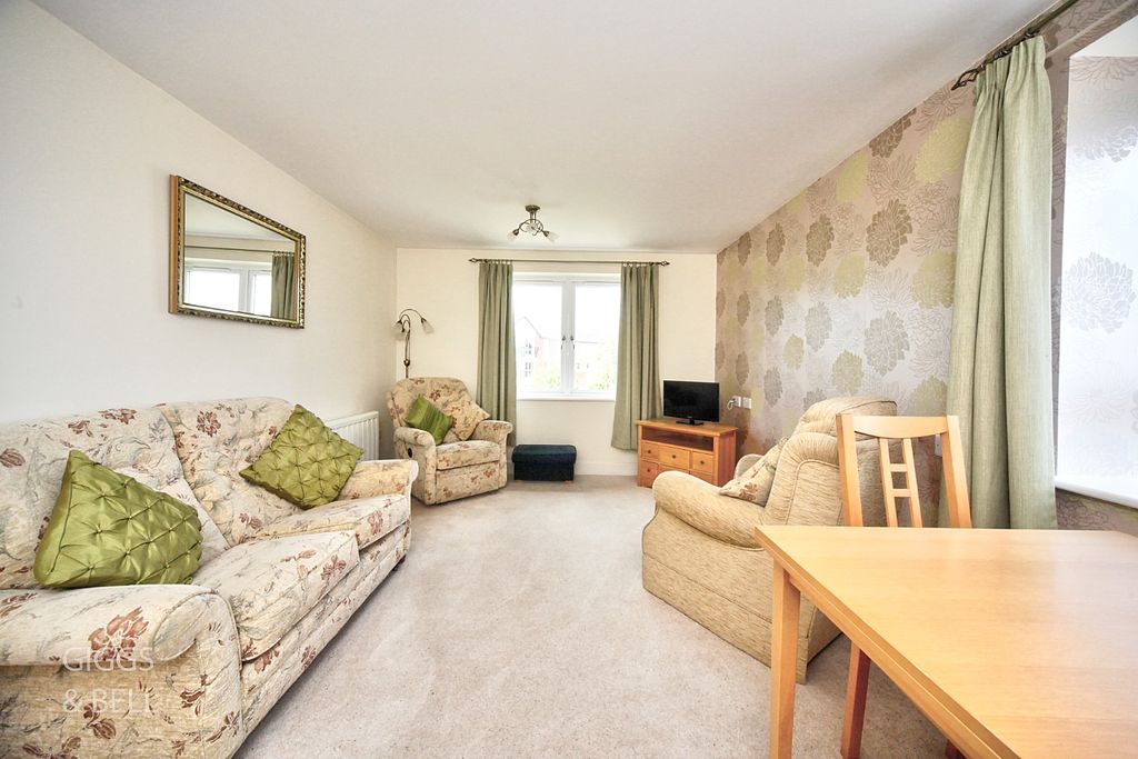 Property photo 3 of 16 4293243