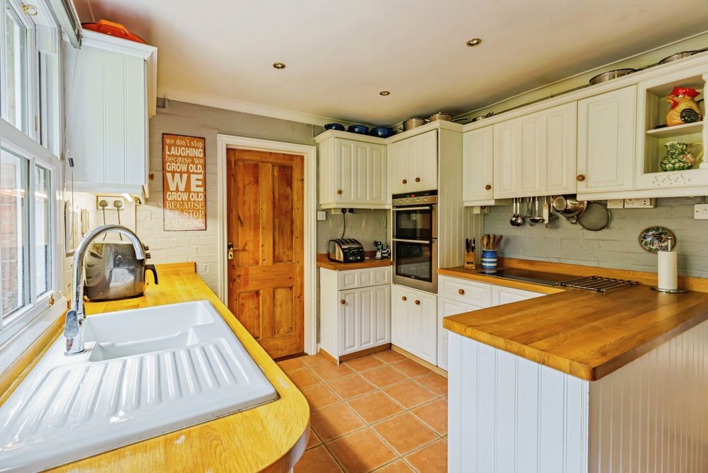 Property photo 3 of 18 Photo