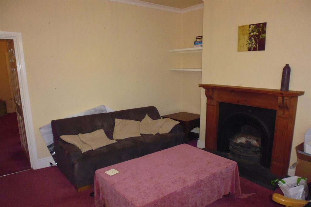 Property photo 1 of 10 (Main)