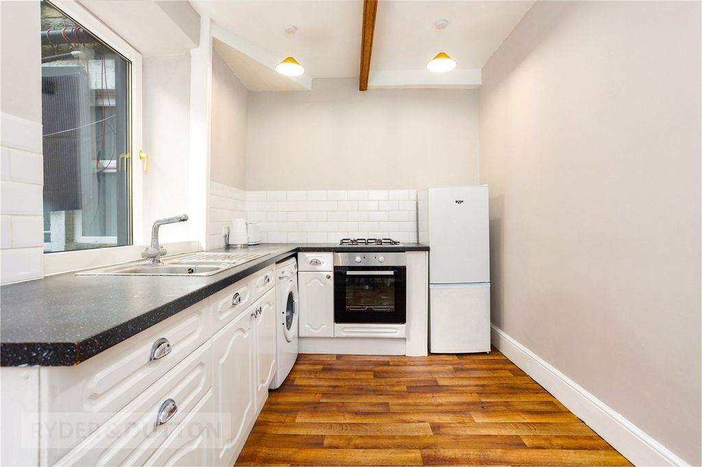 Property photo 2 of 18 Kitchen/Diner