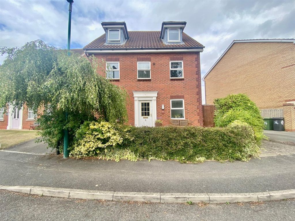 Property photo 1 of 32