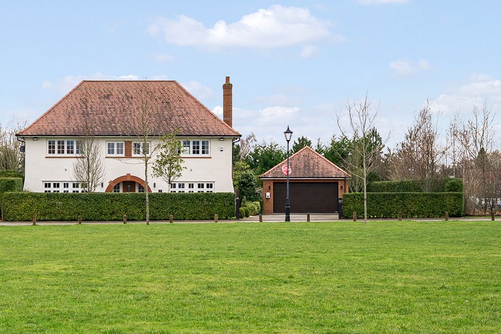 Property photo 1 of 40 Front Elevation