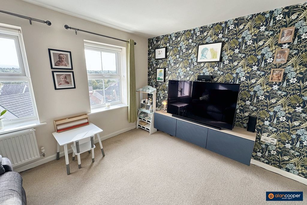Property photo 2 of 18 4520424
