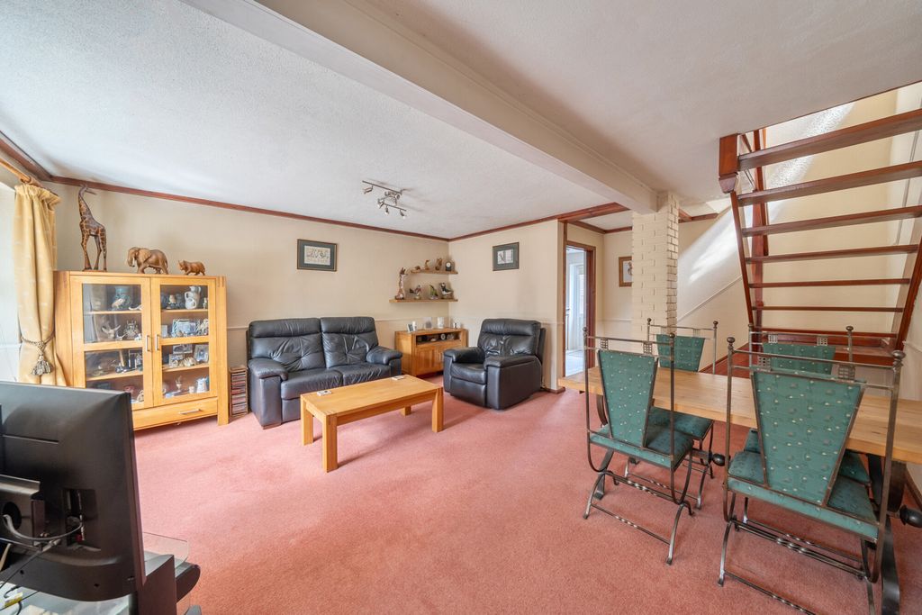 Property photo 2 of 17 1450988-15-69F216...