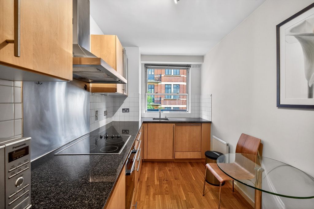 Property photo 2 of 20 Kitchen