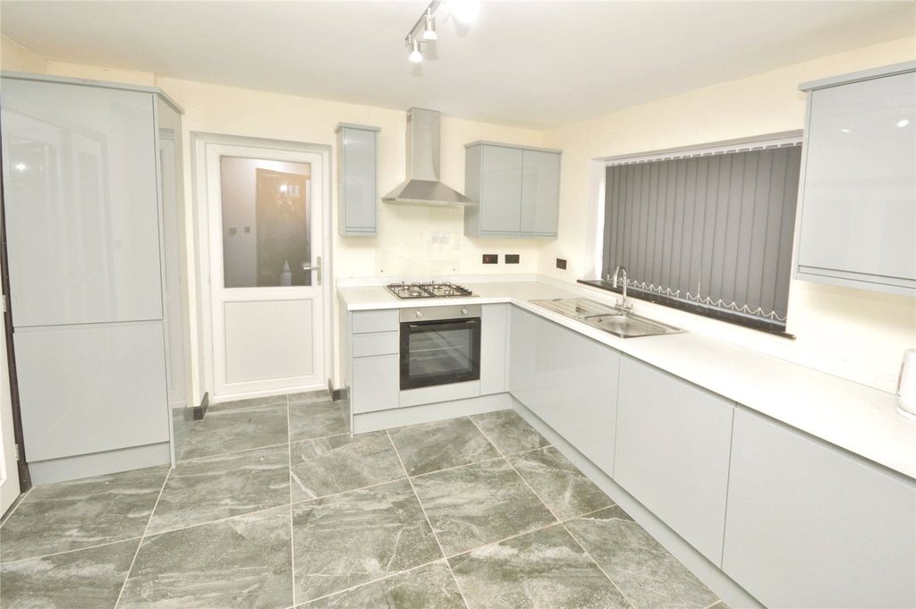 Property photo 2 of 13 Kitchen