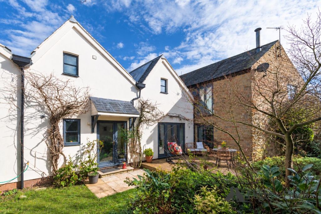 Property photo 1 of 51