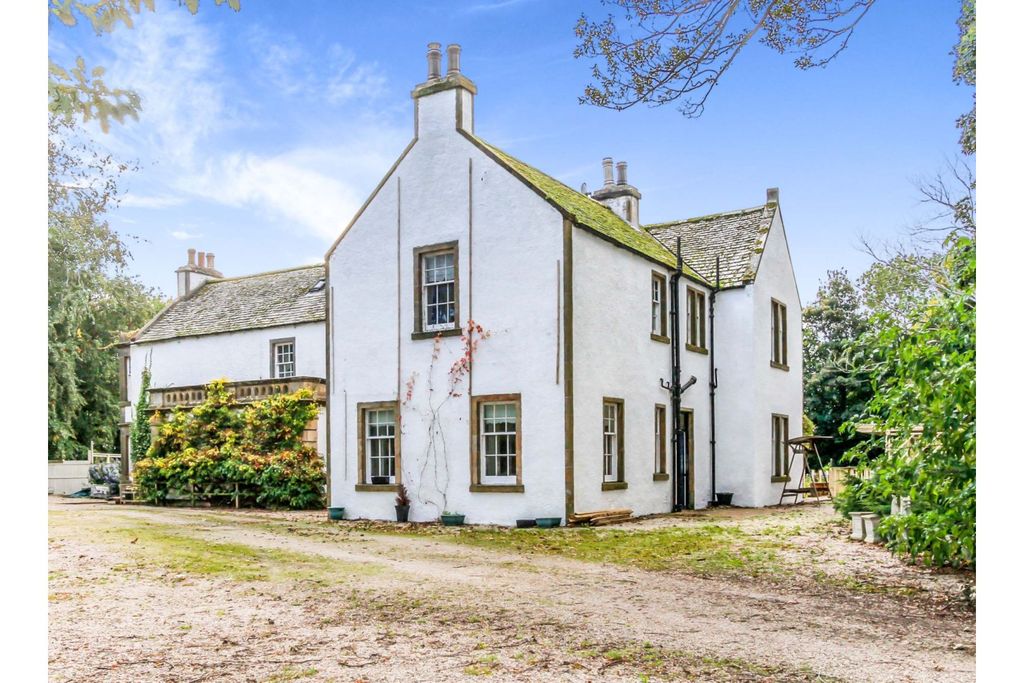 Property photo 3 of 18