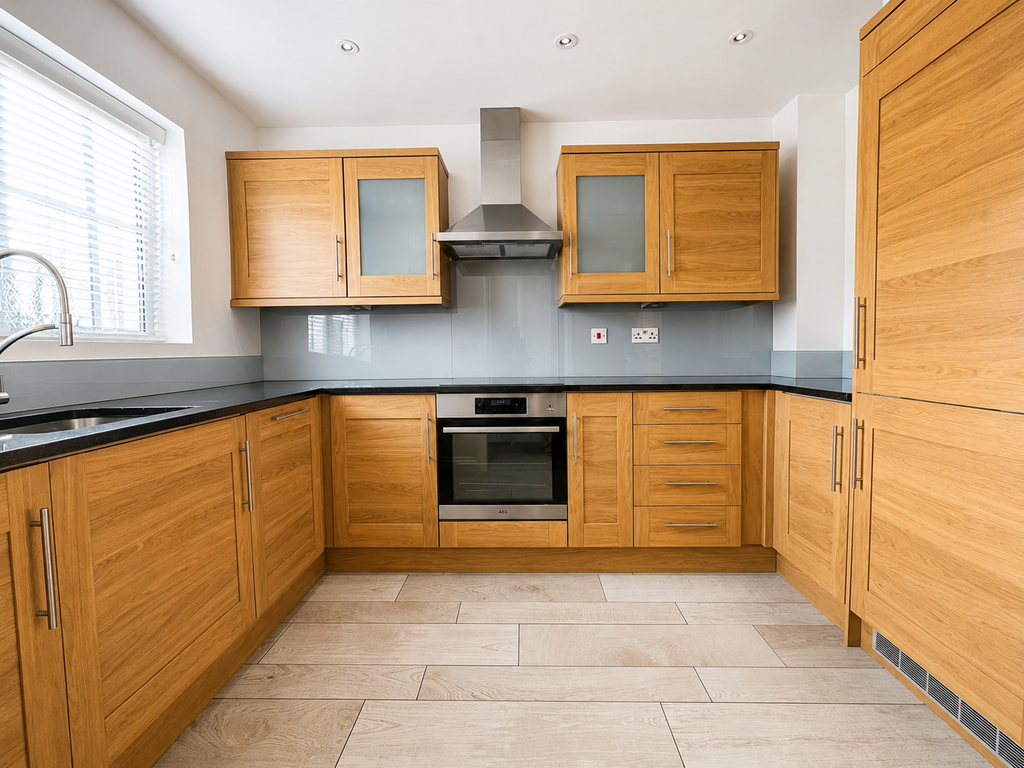 Property photo 3 of 22 Kitchen