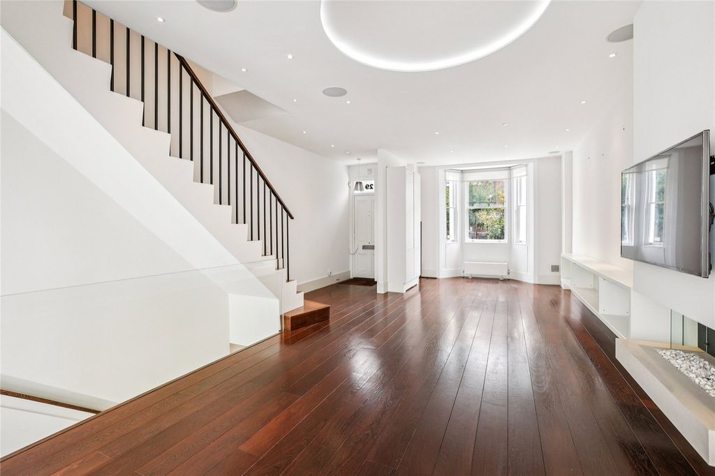 Property photo 2 of 26 Reception