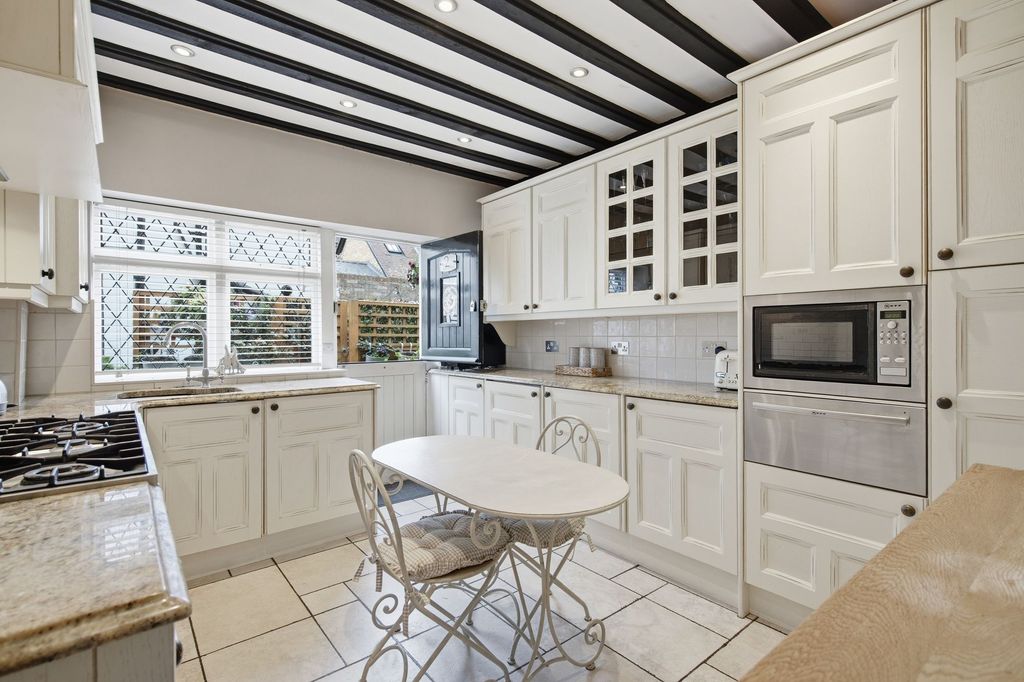 Additional image 5 of 3 bed semi-detached house for saleTurks Head Court, Eton SL4