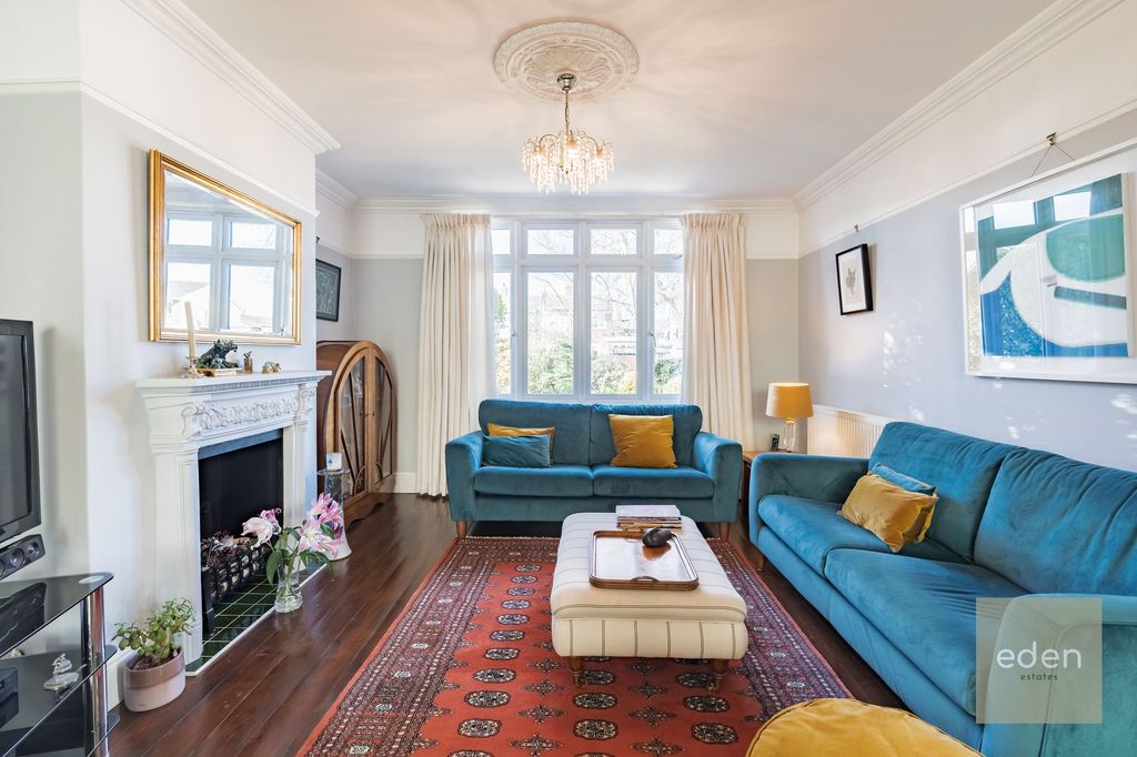 Property photo 3 of 33