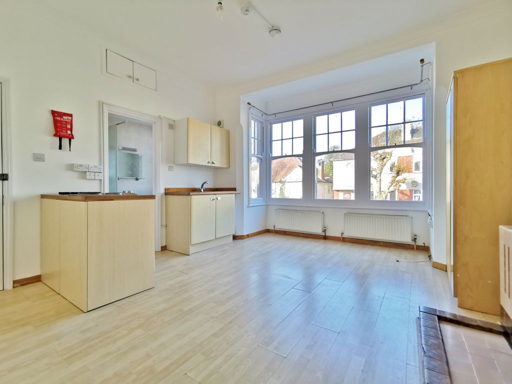 Property photo 1 of 8 Studio