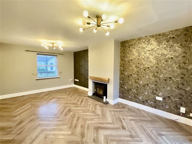 Property photo 3 of 21 Lounge