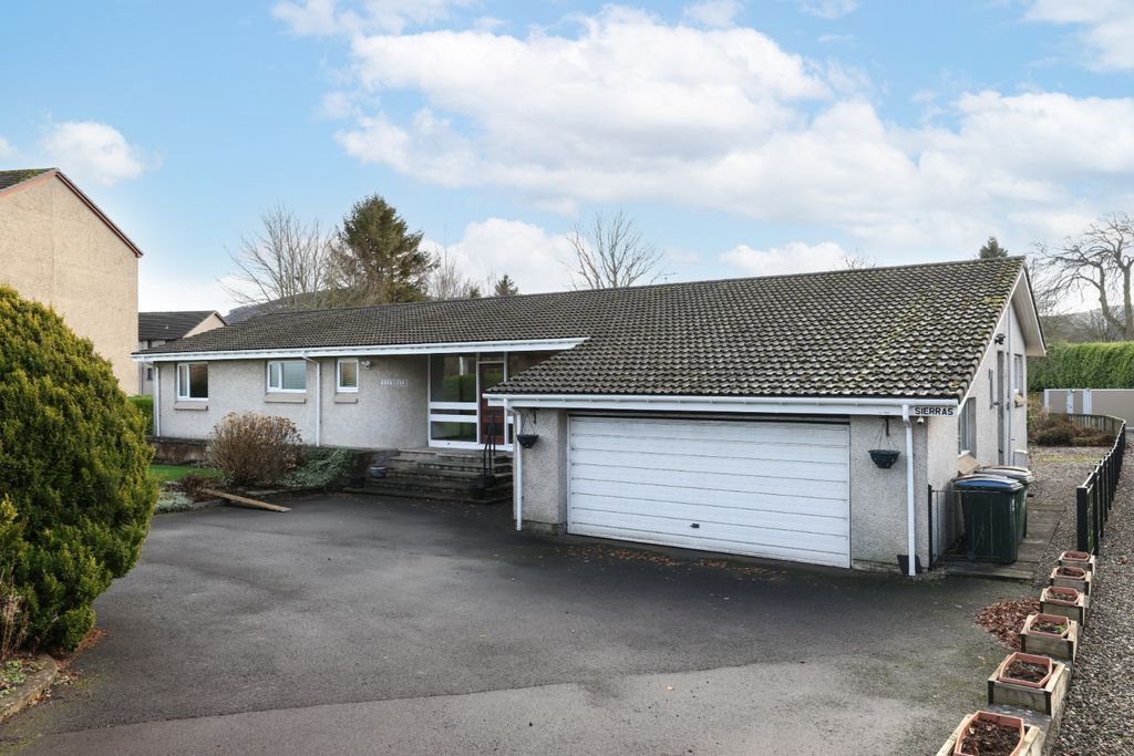 Property photo 3 of 23