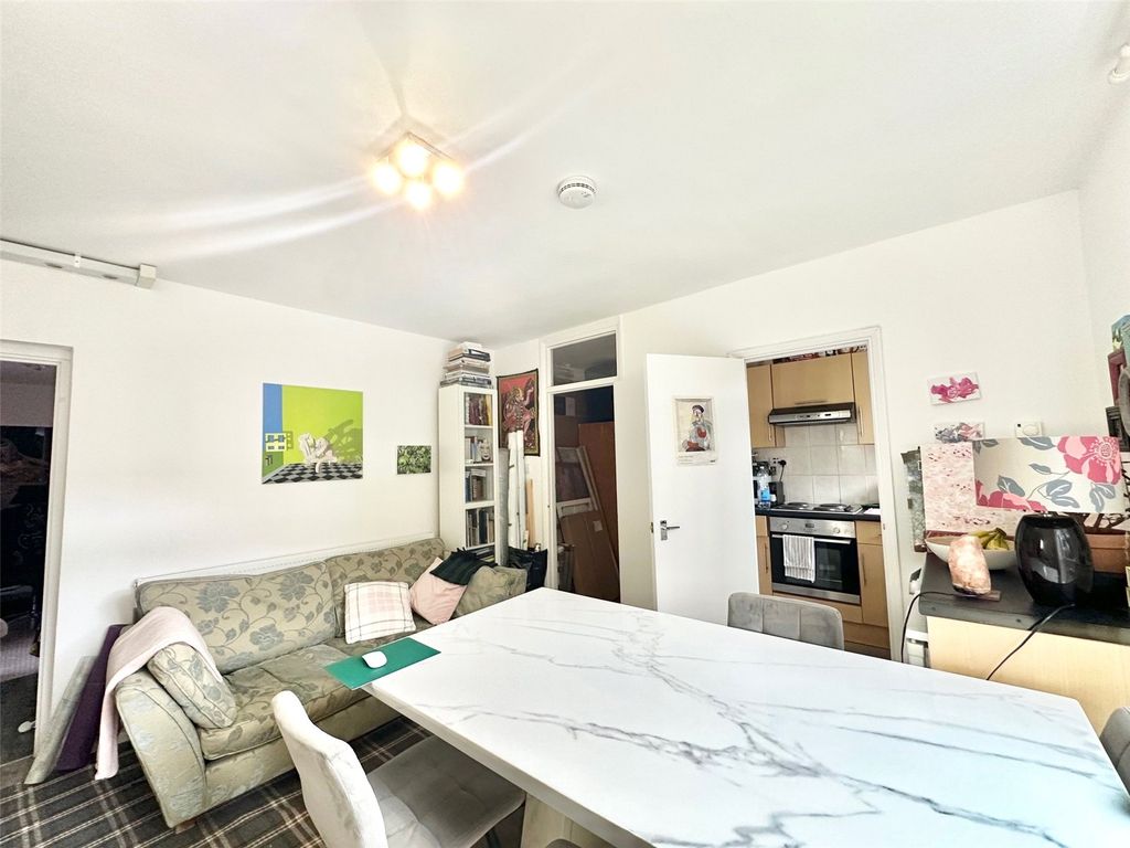 Property photo 2 of 15 Picture No. 14