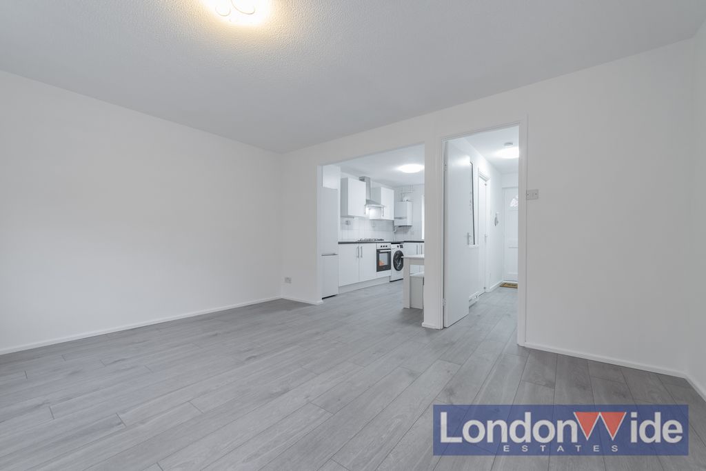 Property photo 1 of 12 Photo 11