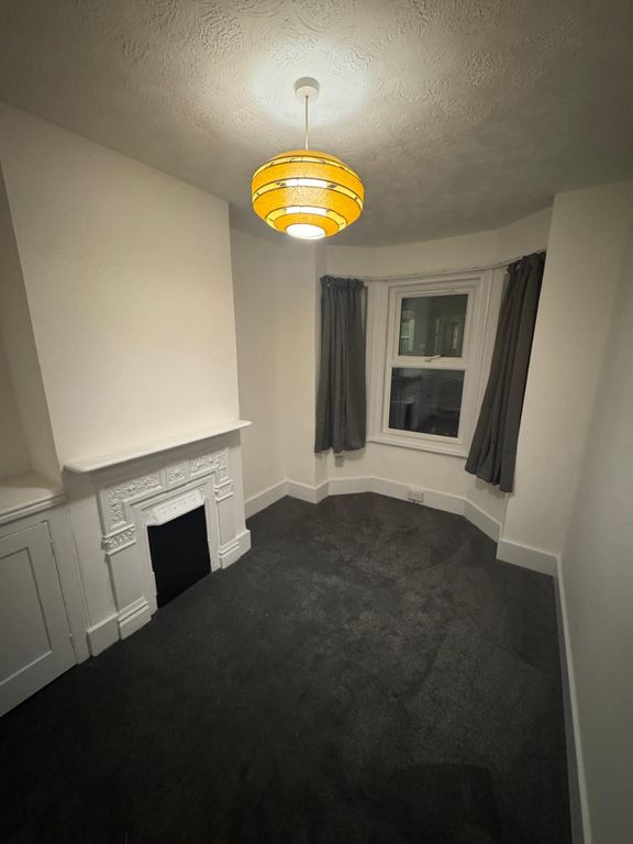 Property photo 2 of 12 4600791