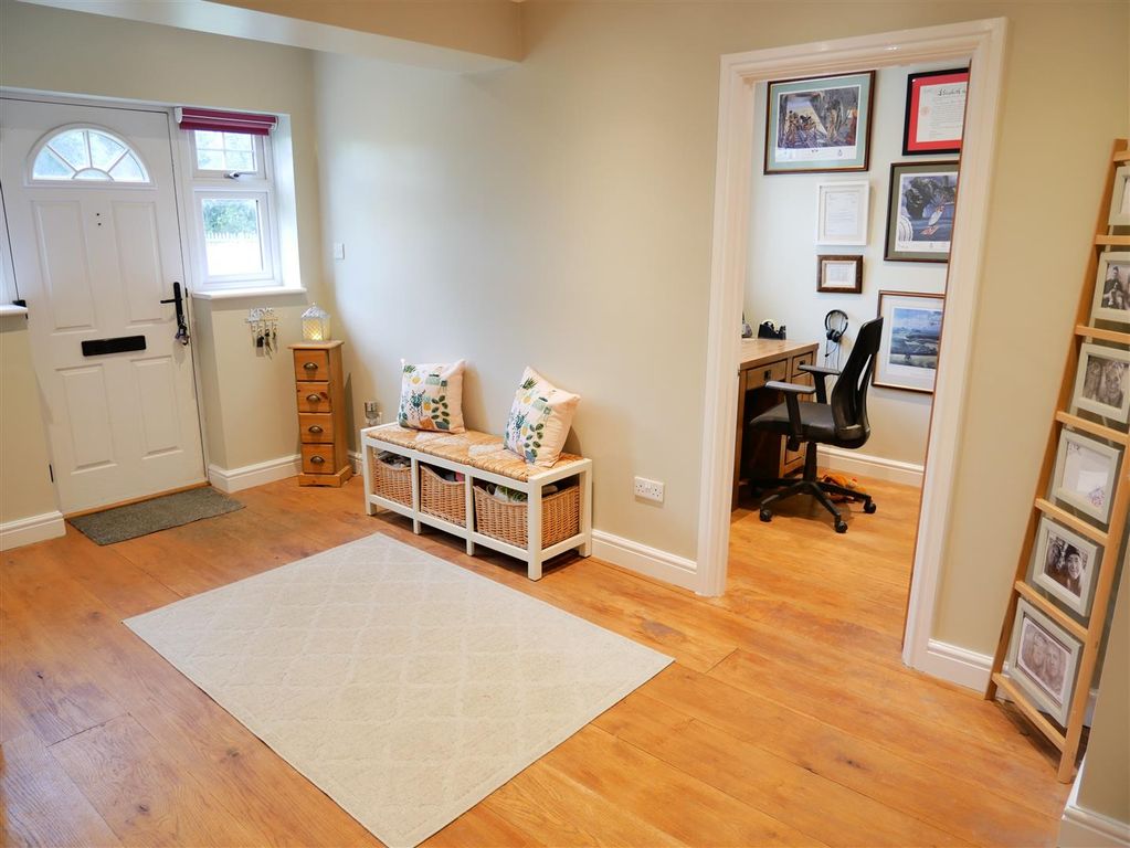 Property photo 3 of 19 P1100104.Jpg