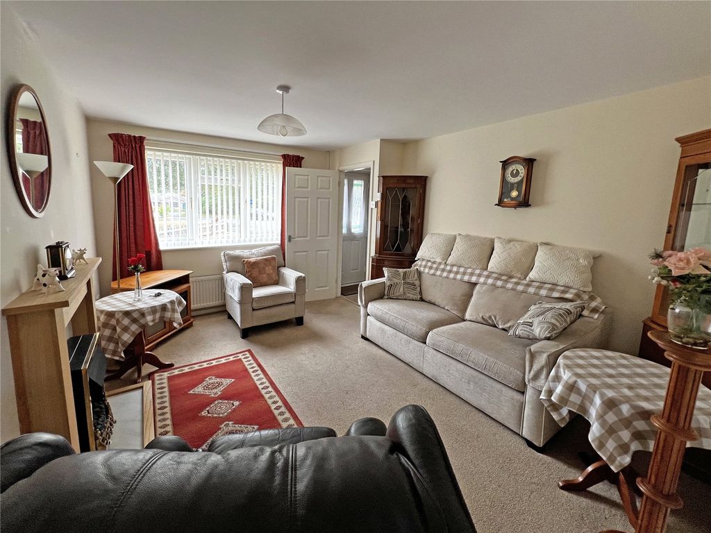 Property photo 2 of 15 Picture No. 11