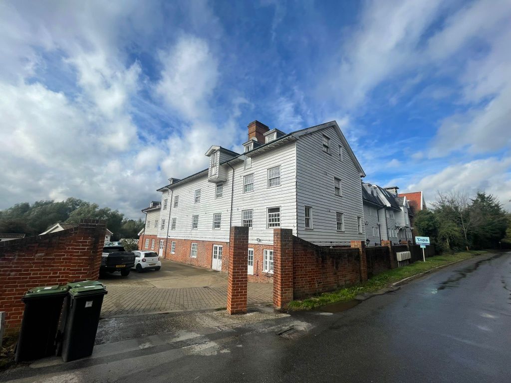 Property photo 1 of 8