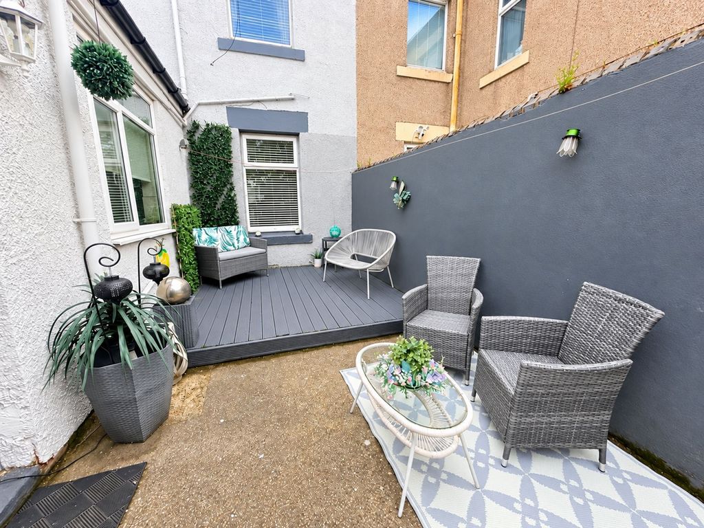 Property photo 3 of 19