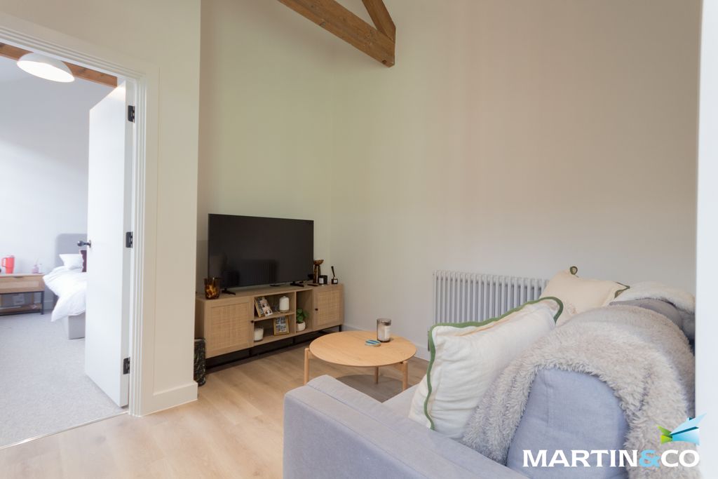 Property photo 2 of 15 4