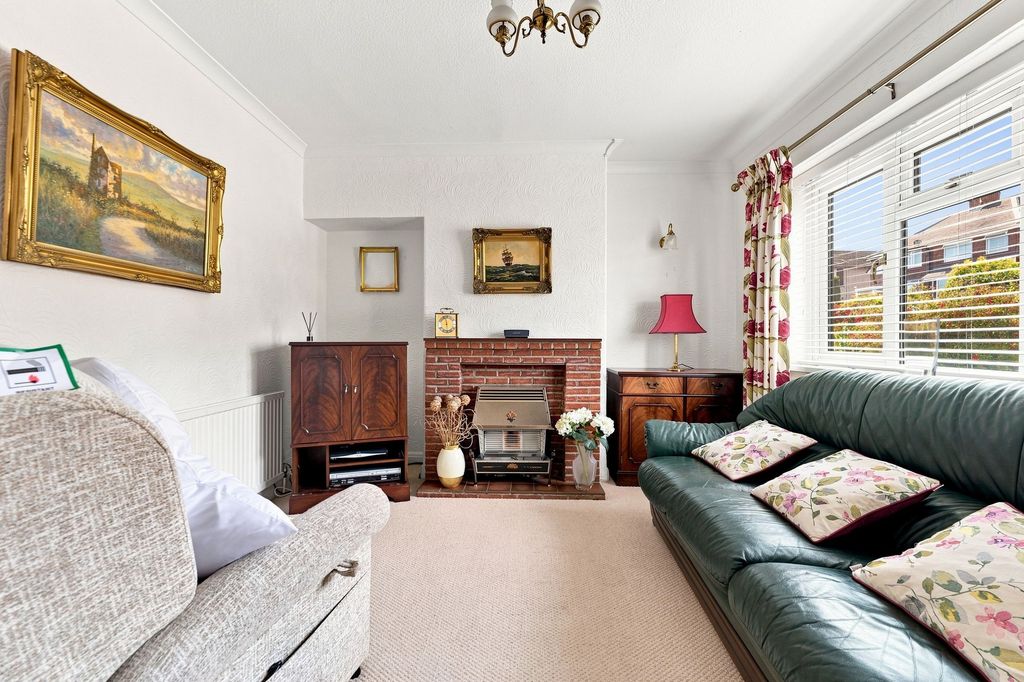 Property photo 3 of 33