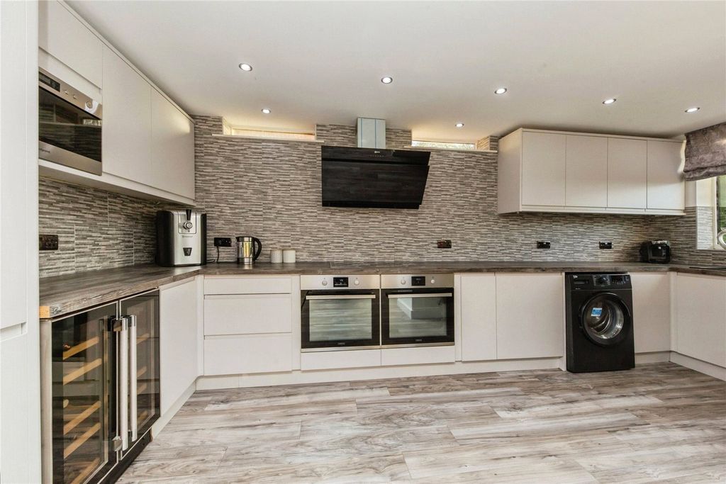 Property photo 2 of 15 Picture No. 01