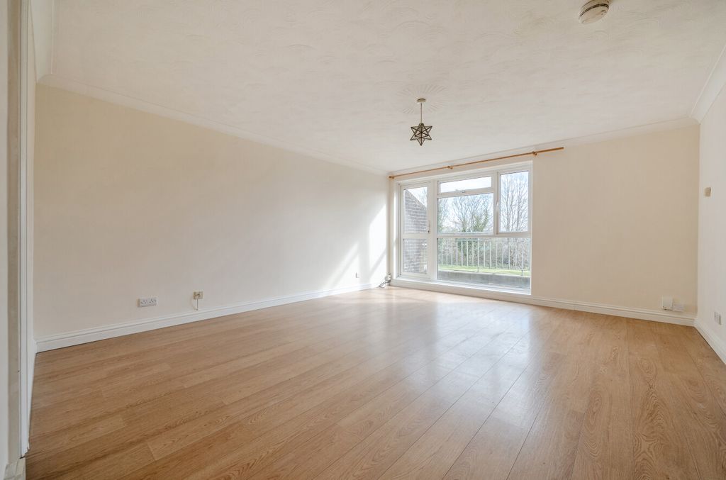 Property photo 2 of 11 1426077-14-69B189...