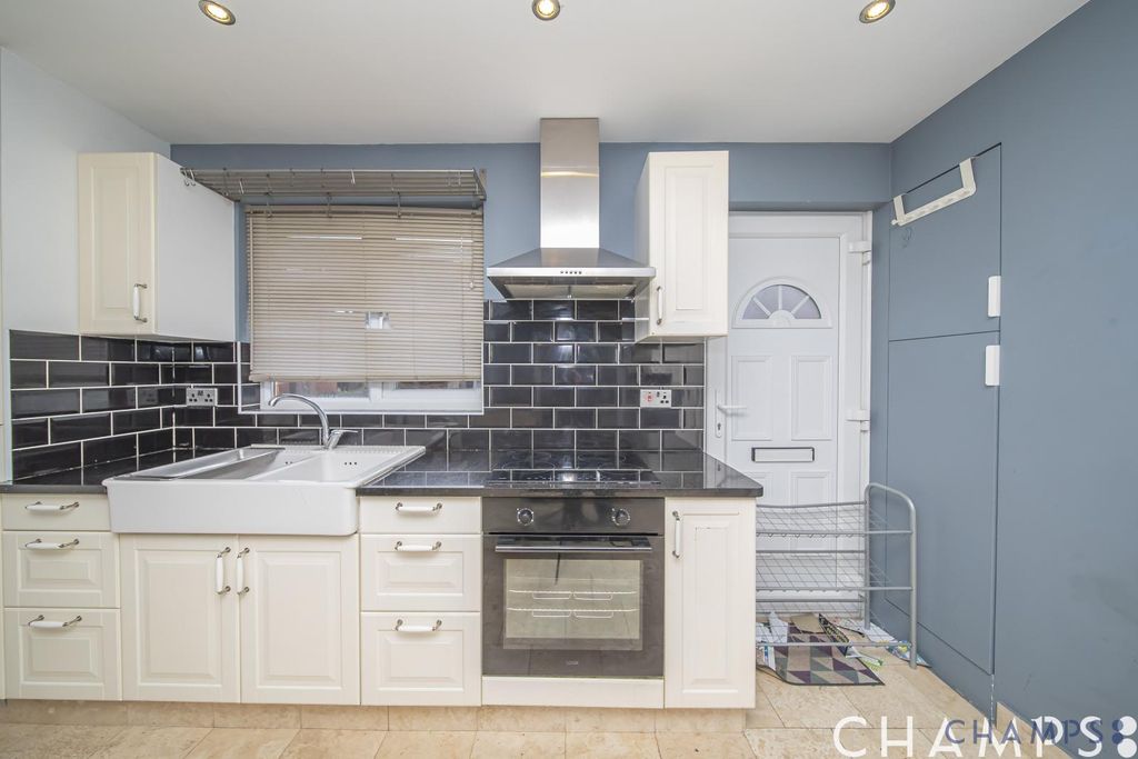 Property photo 2 of 15 Gallery