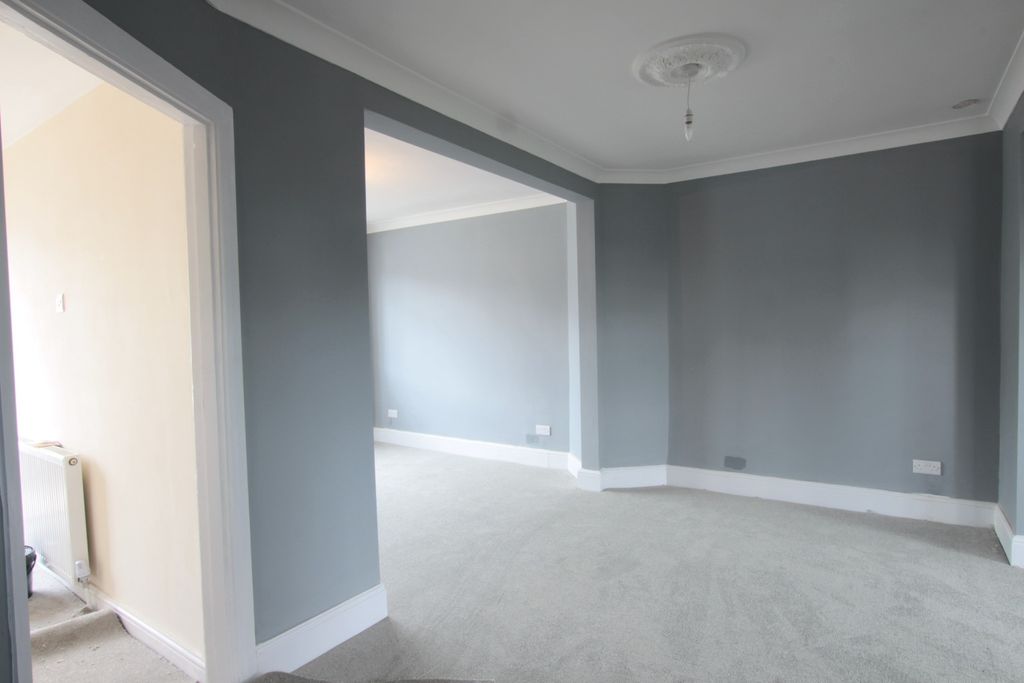 Property photo 3 of 10 2386913