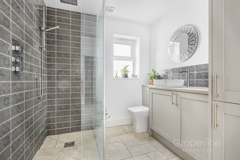 Additional image 11 of 4 bed semi-detached house for saleDavis Street, Hurst RG10