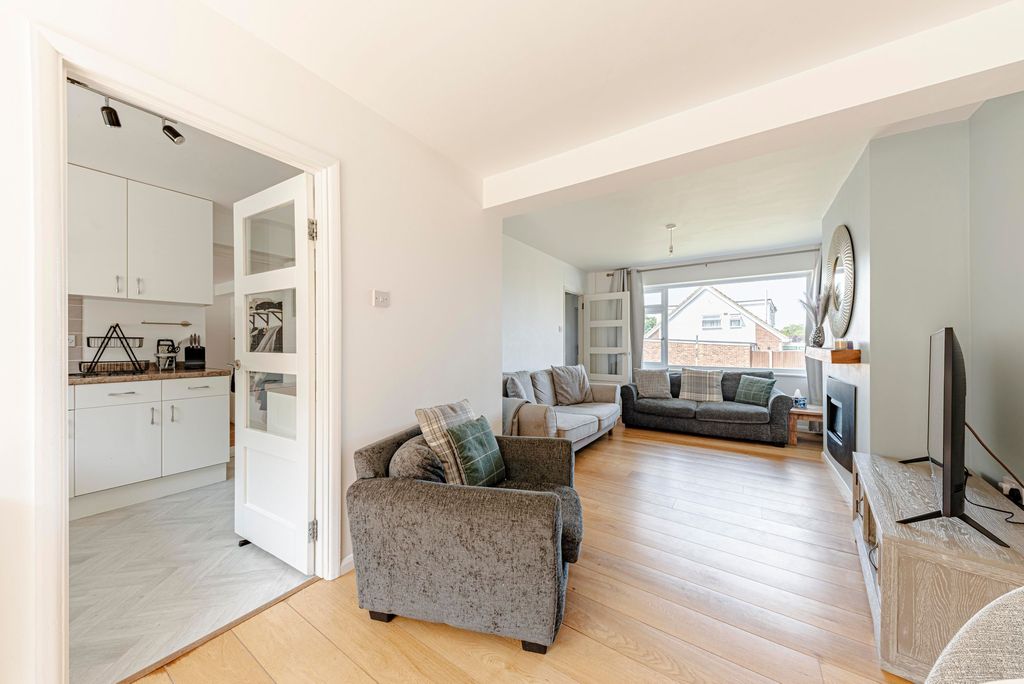 Property photo 2 of 23 Living Room/Dining Room (3)