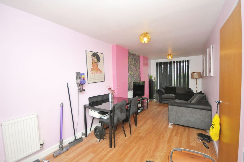 Property photo 3 of 17 Photo