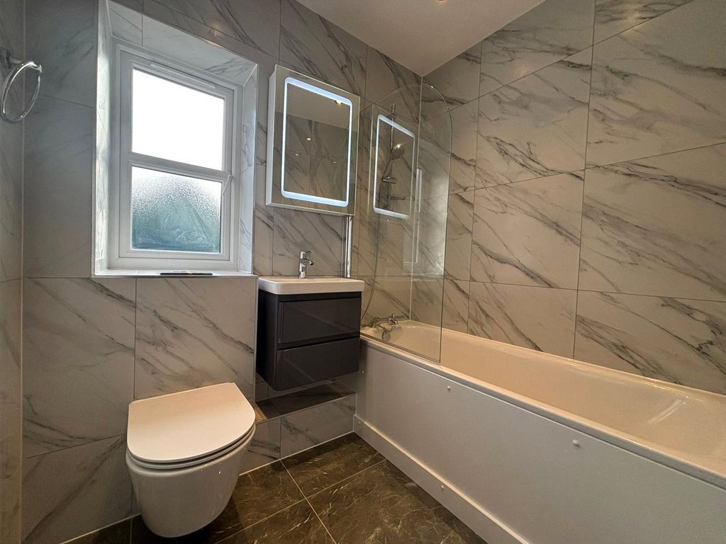 Property photo 2 of 8 Picture No. 05