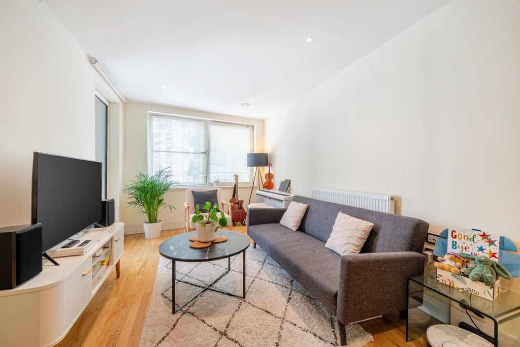 Property photo 3 of 15 1314417-15-685B8E...