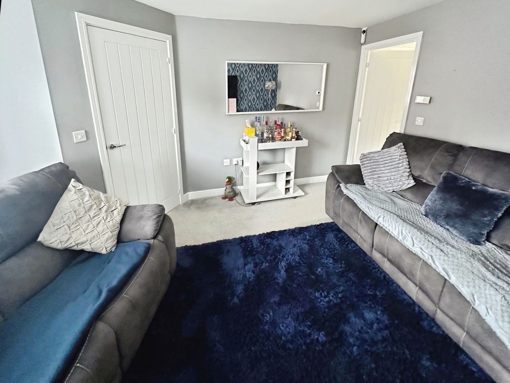 Property photo 2 of 13 Photo 11