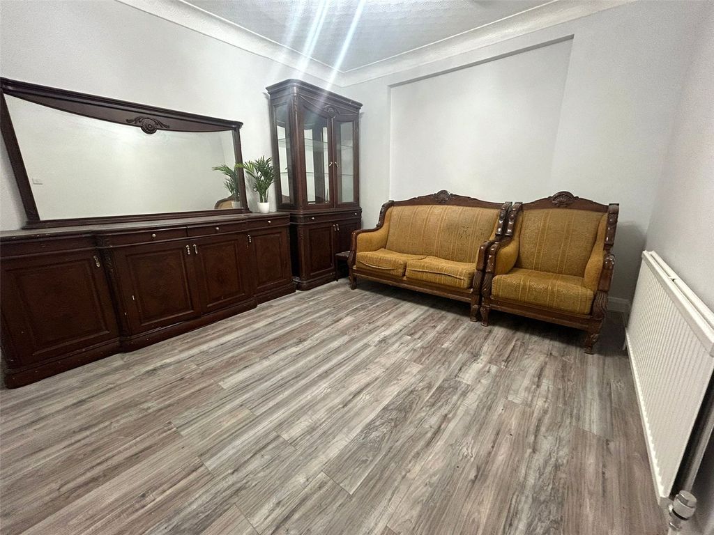 Property photo 3 of 10 Room One