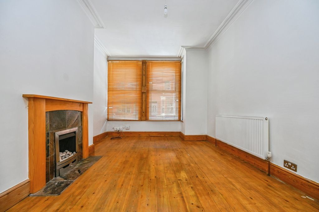 Property photo 2 of 15 Pbox-Img.Jpg