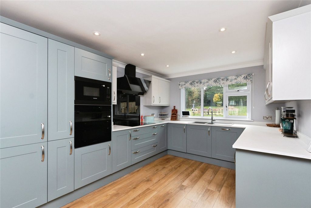 Property photo 3 of 26 Picture No. 13