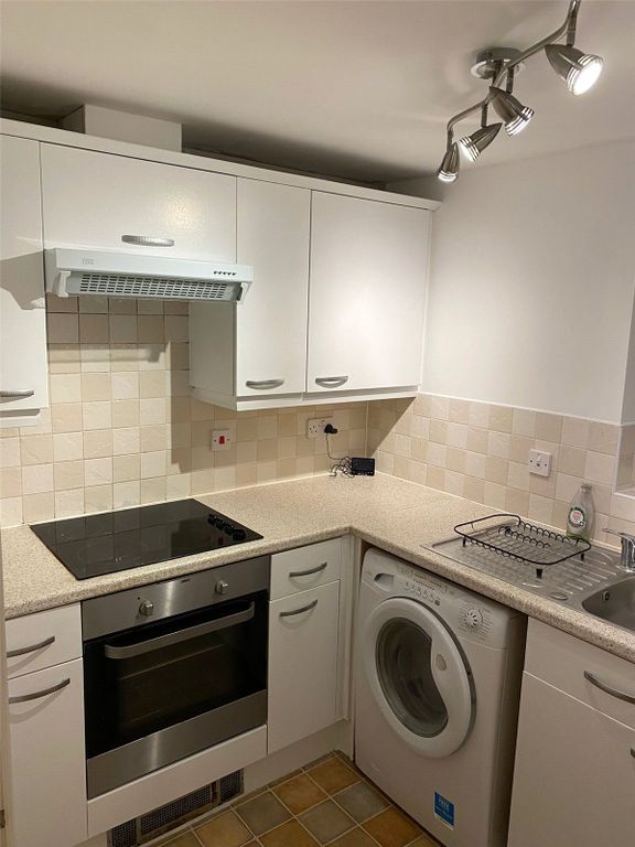 Property photo 3 of 7 Kitchen