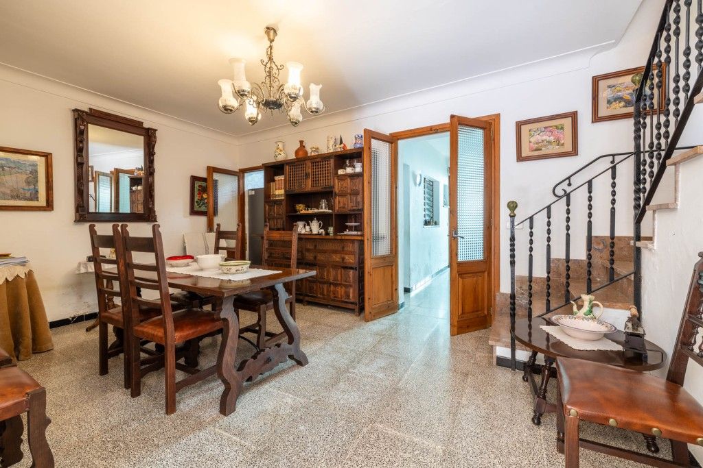 Property photo 3 of 20 Dining (1)